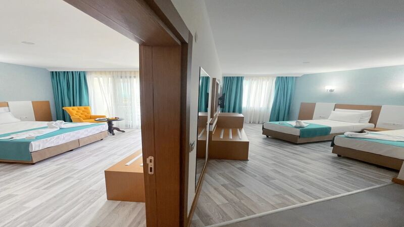 RİZOM BEACH OTEL